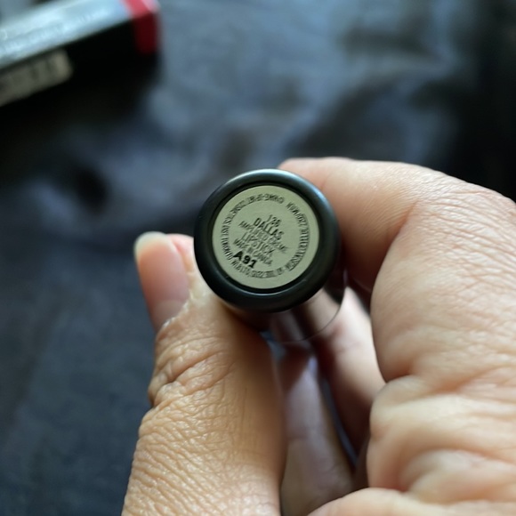 MAC Amplified crème lipstick - Dallas - Picture 4 of 6